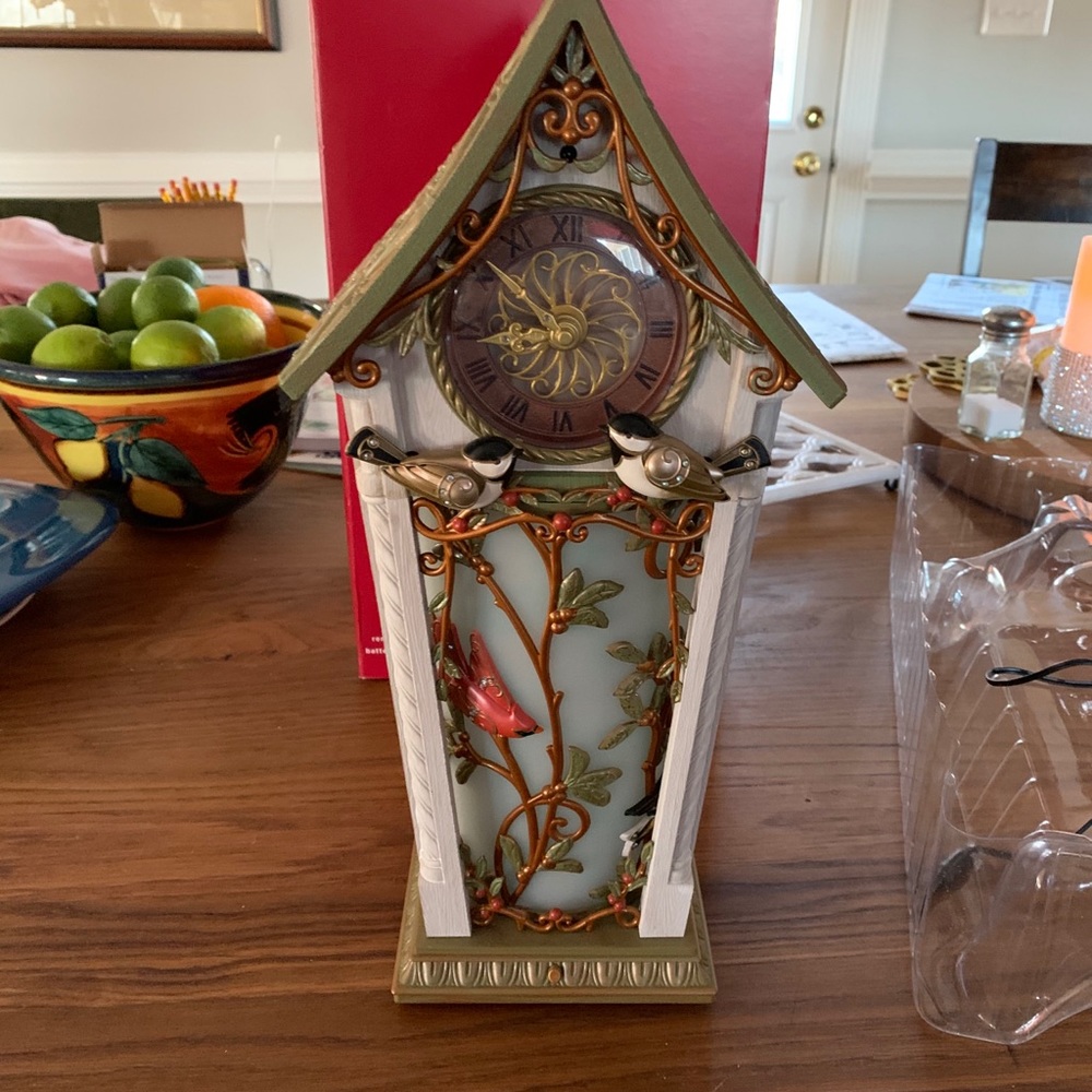 COPY - Hallmark Bird Clock